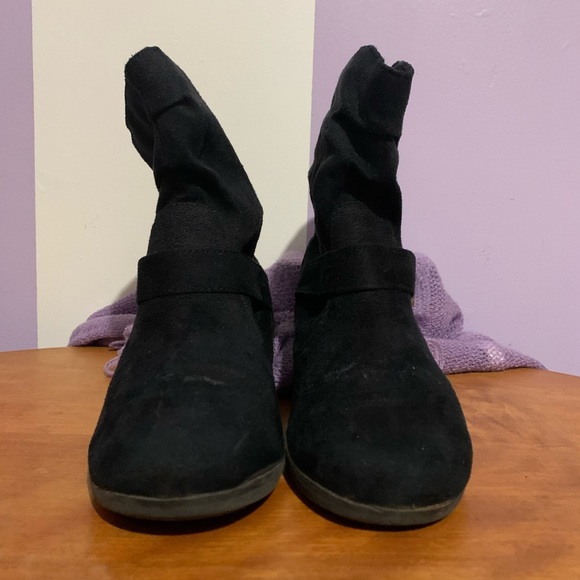 Women’s 6.5 M Rampage Crispey Black Suede Boots - Picture 4 of 8